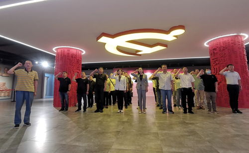 市发改委开展“传承红色基因 汲取奋进力量”主题党日活动——组织全体党员干部参观曲靖红色文化展览馆